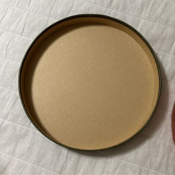 Eddie Bauer Set of 4 White Green Burgundy Holiday Plates in a Vintage Gift Box - Picture 4 of 8